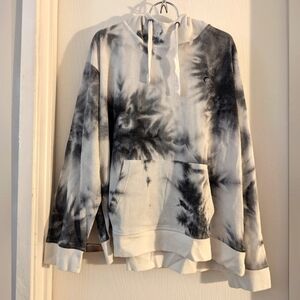 NWOT ZYIA Hendrix hoodie